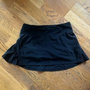 Lululemon black tennis skirt with pockets and ball holder